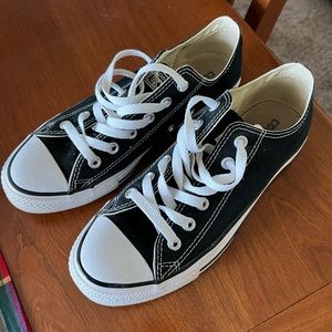 Converse chuck taylor classic size 9